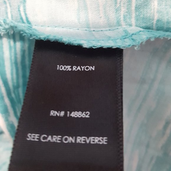 Torrid Print 3/4 Sleeve Shirt Size 2 - Picture 5 of 8